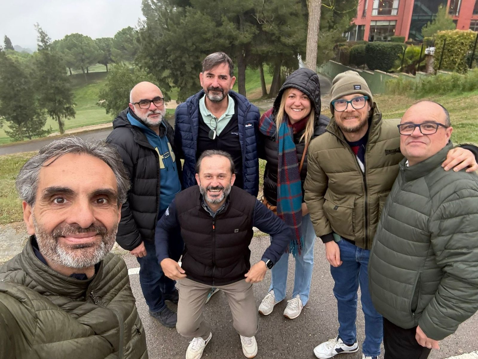 Selfie de grupo de socios